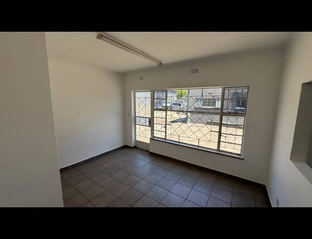 227M² WAREHOUSE TO LET IN WYNBERG